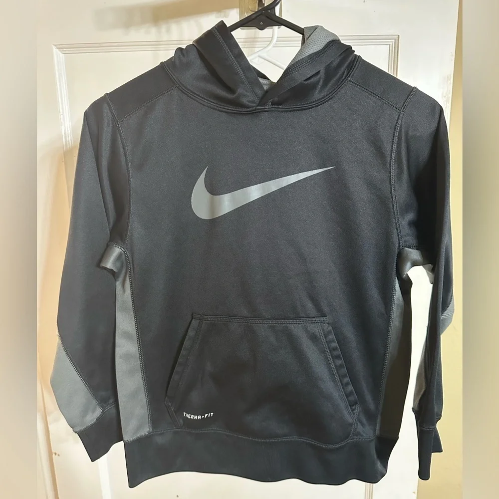 Kids Nike Black and Gray Hoodie